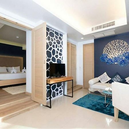 The Royal Palm Beach Front Patong Exteriér fotografie