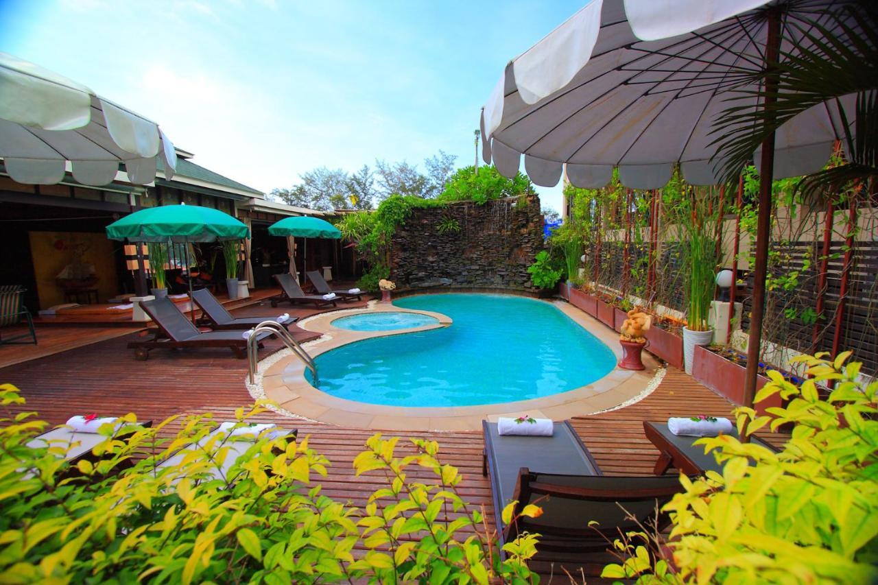 The Royal Palm Beach Front Patong Exteriér fotografie