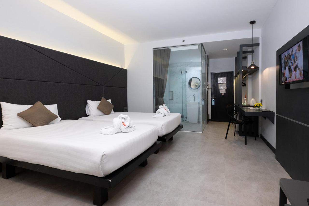 The Royal Palm Beach Front Patong Exteriér fotografie