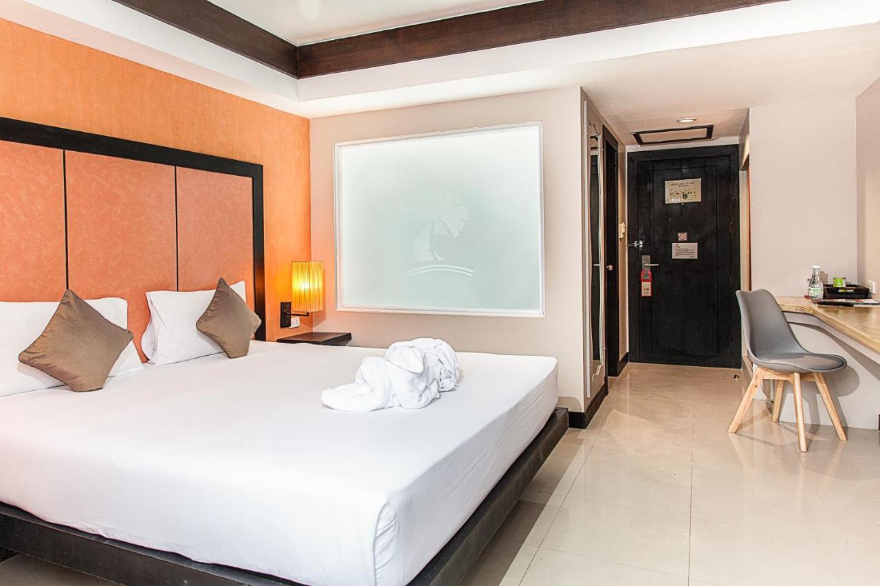 The Royal Palm Beach Front Patong Exteriér fotografie